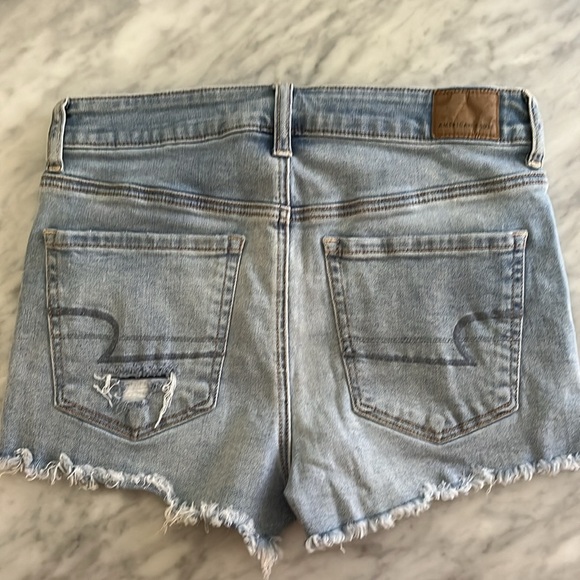 American Eagle Hi Rise Shortie shorts size 6. Features Peekaboo lace pockets! - Picture 2 of 7
